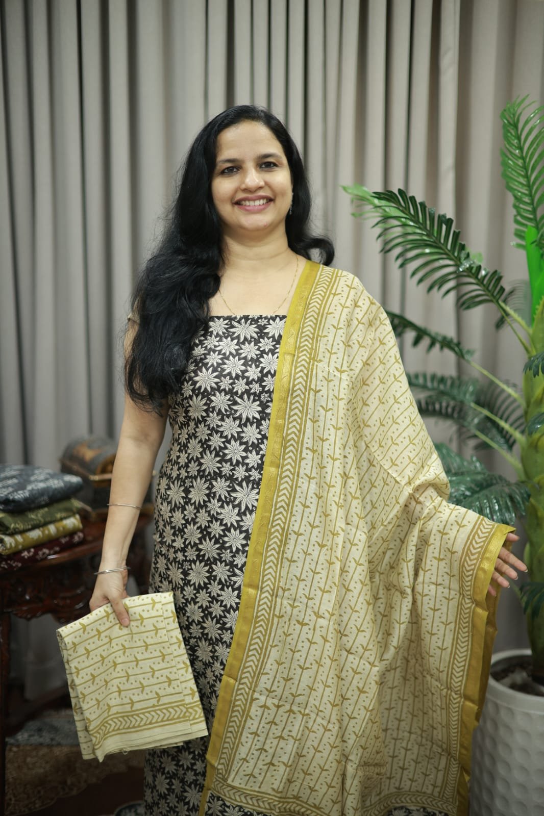 UNSTITCHED CHANDERI SILK SET(RDCH-SK-512)