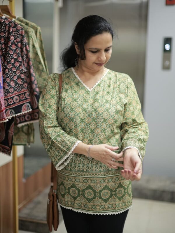 COMFORT SHORT KURTIS (RDKT-158) - Image 2